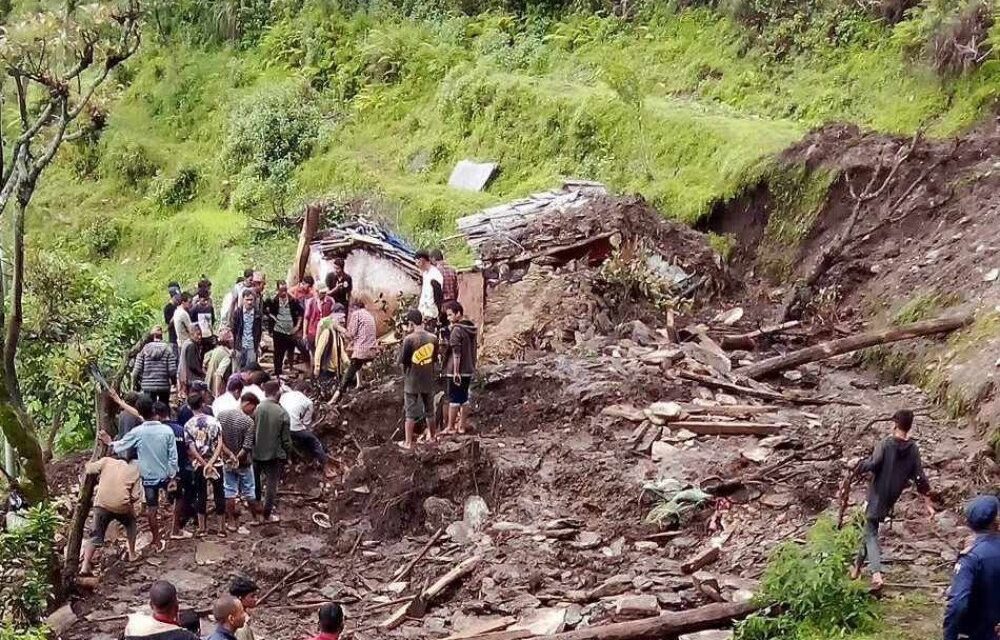 बैतडीमा पहिरोले घर पुरिँदा आमा छोराको मृत्यु, तीनजना घाइते