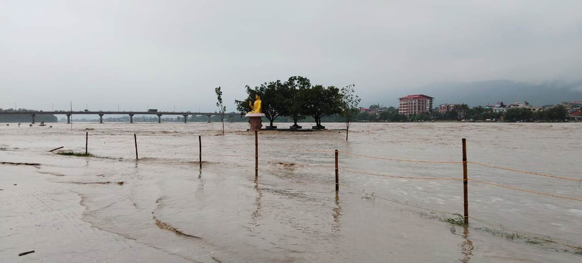 नारायणी नदीले सतर्कता तह पार गर्‍यो