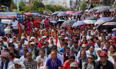 माग पूरा नभएको भन्दै राहत शिक्षकहरु आज पनि सडकमा